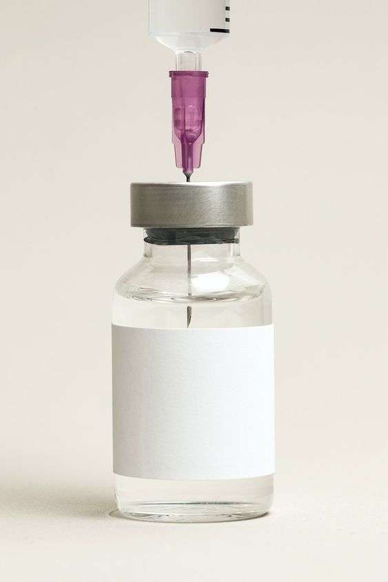 vial de ácido hialurónico para relleno de labios, aumentar volumen labios, rinomodelación, clínica estética madrid