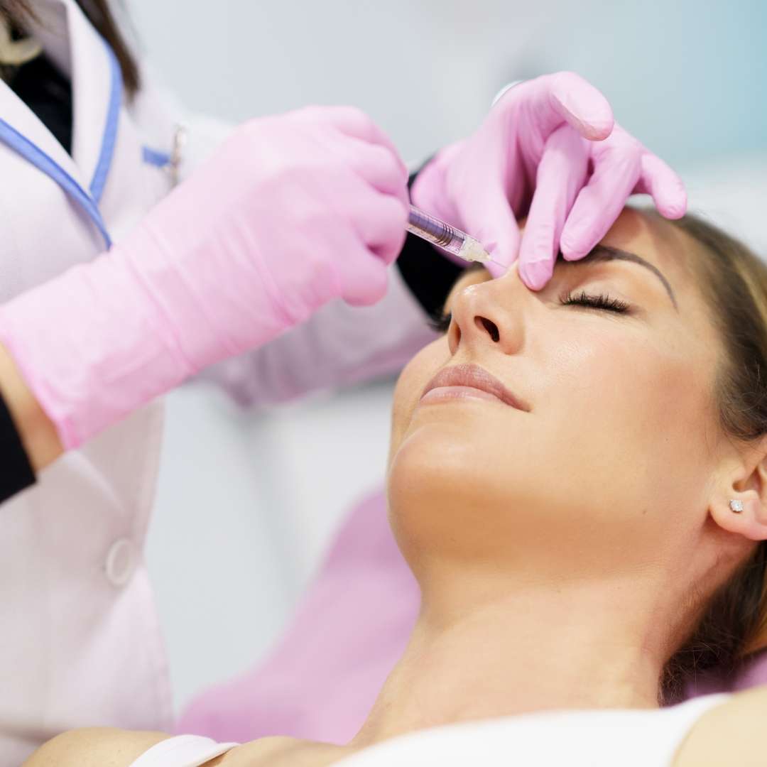 tratamiento estética facial ácido hialurónico, rinomodelacion sin cirugía Madrid. Clínica maxilofacial Madrid con especialista médico estético