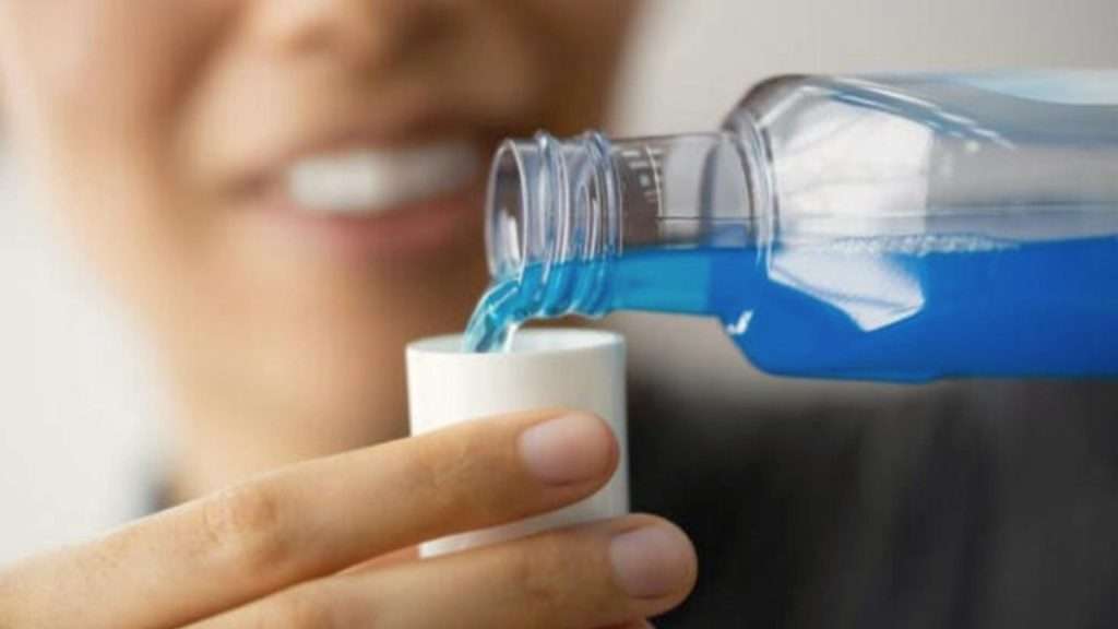 colutorio, clínica maxilofacial Calvo de Mora Madrid, colutorio bucal, colutorio con clorhexidina, mejor colutorio, mejor enjuague bucal para infecciones