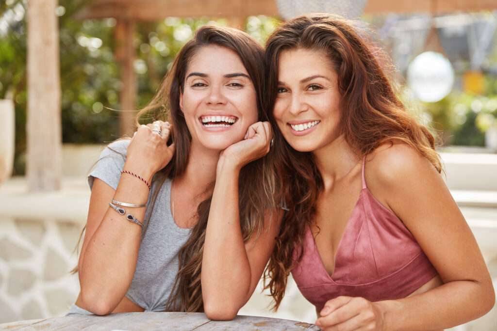 Clínica maxilofacial Madrid, carillas dentales, estética dental, operación con carillas, cirugía ortognática, clínica calvo de mora, dental