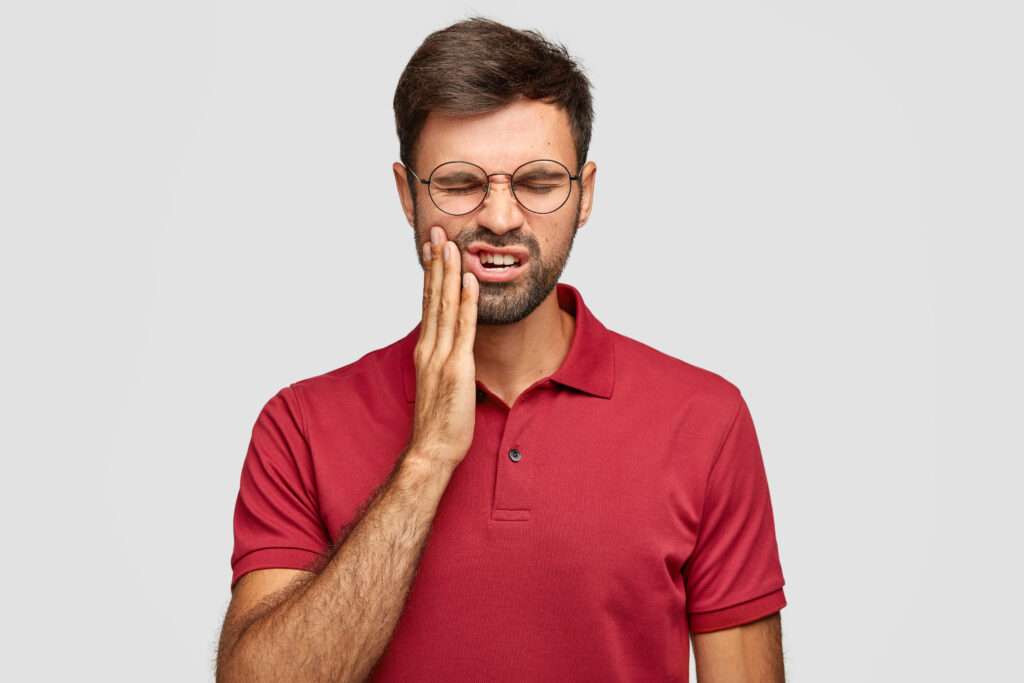 Beneficios de la férula de descarga, dolor bruxismo, dentista Madrid, odontología, rechinar dientes, dolor en mandíbula