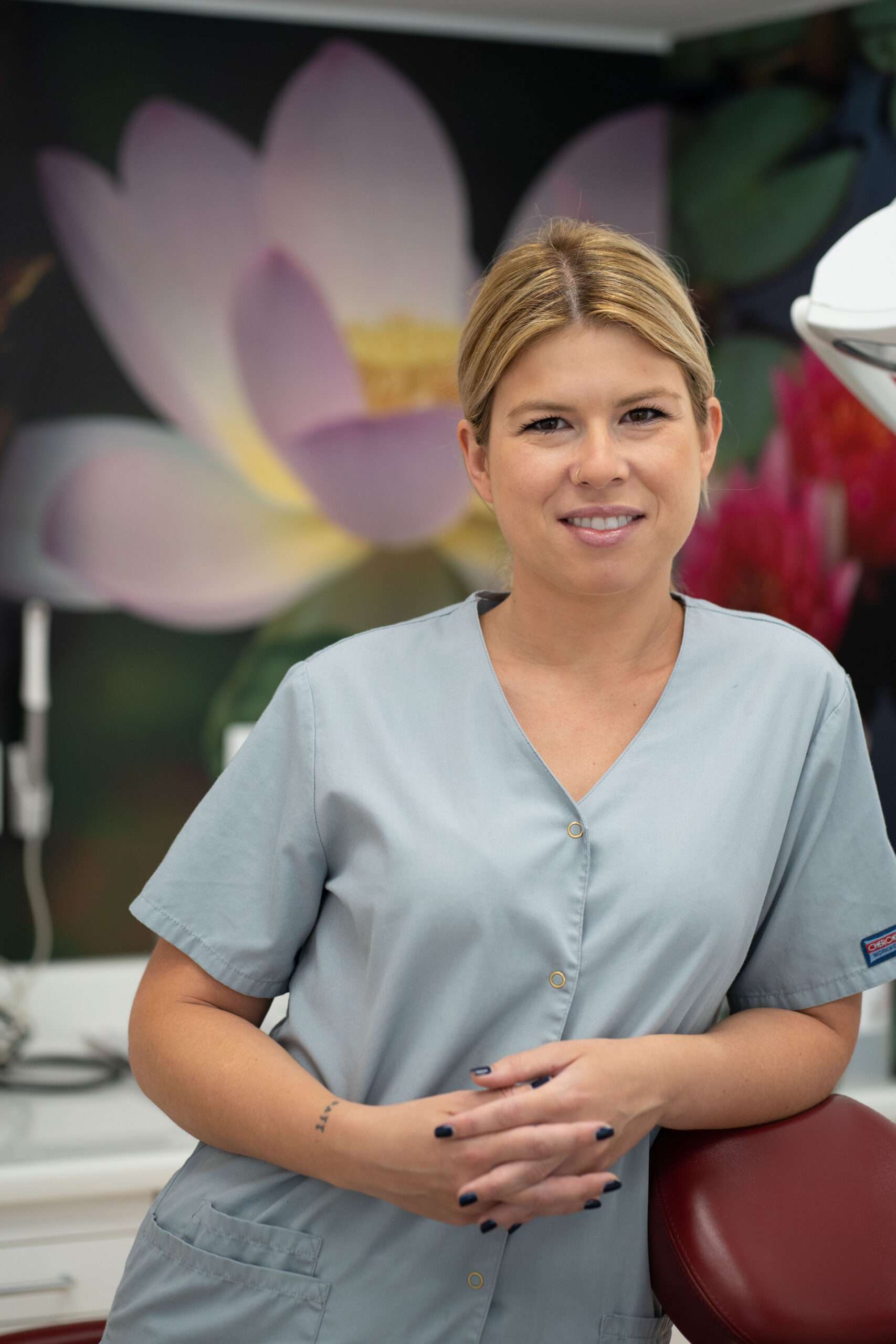 dra lidia camino, endodoncia, odontologa, equipo especialista, medico