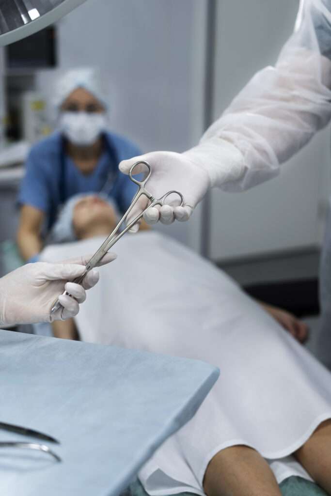 Mejor cirujano maxilofacial, medico especialista tratamientos de cirugía ortognática, mentoplastia, sonrisa gingival