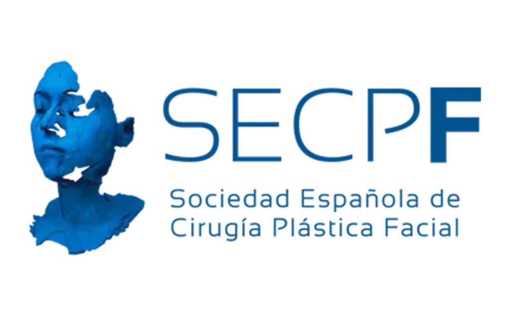 Logo sociedad española de la cirugía plástica facial y maxilo. Clínica Calvo de Mora socio