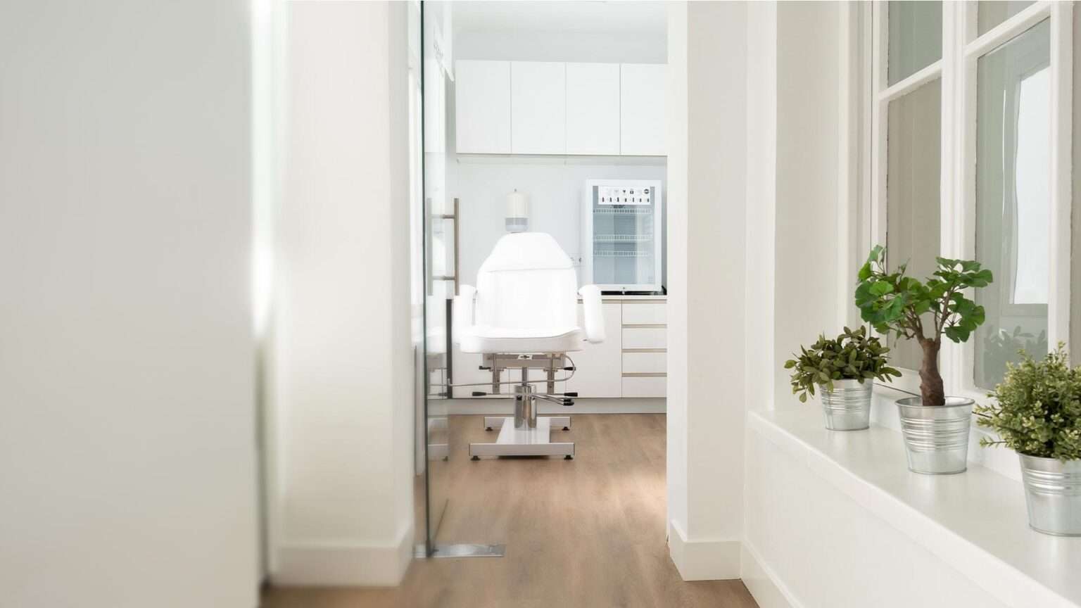 clínica de excelencia en Madrid, clínica dental, odontología premium, implantes dentales, implantes de carga inmediata, odontología de calidad
