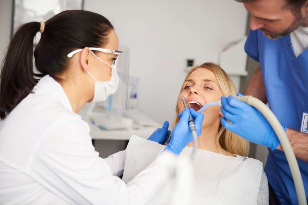 revisión en dentista madrid para prevenir enfermedades en las encías como periodontitis, gingivitis, caries, periodoncia, la clave para salvar tu sencías